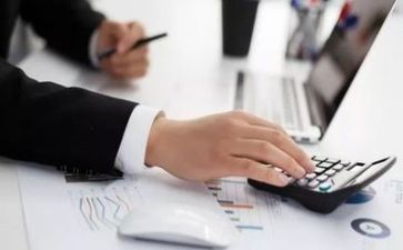 财务个人述职报告6篇