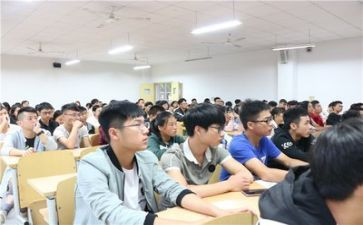 大学里的我作文600字7篇