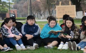 大学班长竞选演讲稿推荐8篇