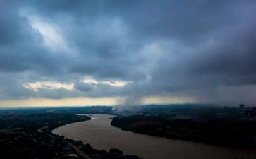 风雨中,我_______作文优秀8篇