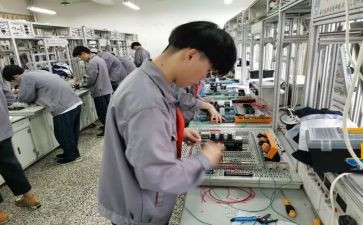 技校班主任学期末工作总结7篇