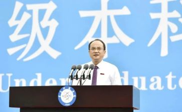 校长精彩讲话稿8篇