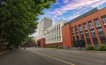 学校安全工作述职报告6篇
