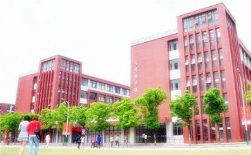 夸学校的小作文6篇
