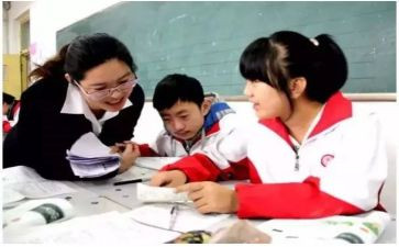 中二专业技术工作总结8篇